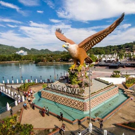 Maya Seaview Families Suite Apartment + Sky Pool Kuah Bagian luar foto