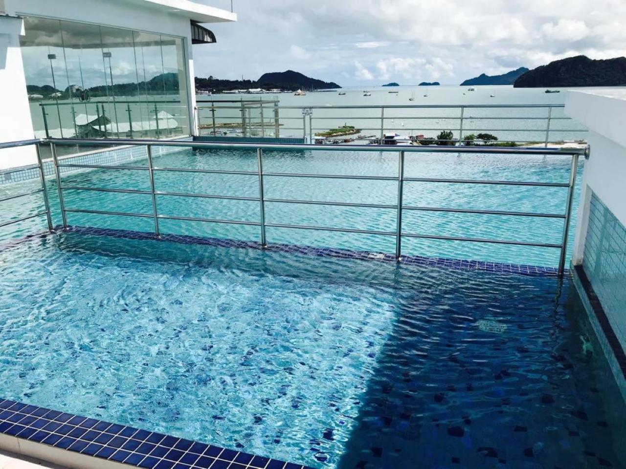Maya Seaview Families Suite Apartment + Sky Pool Kuah Bagian luar foto