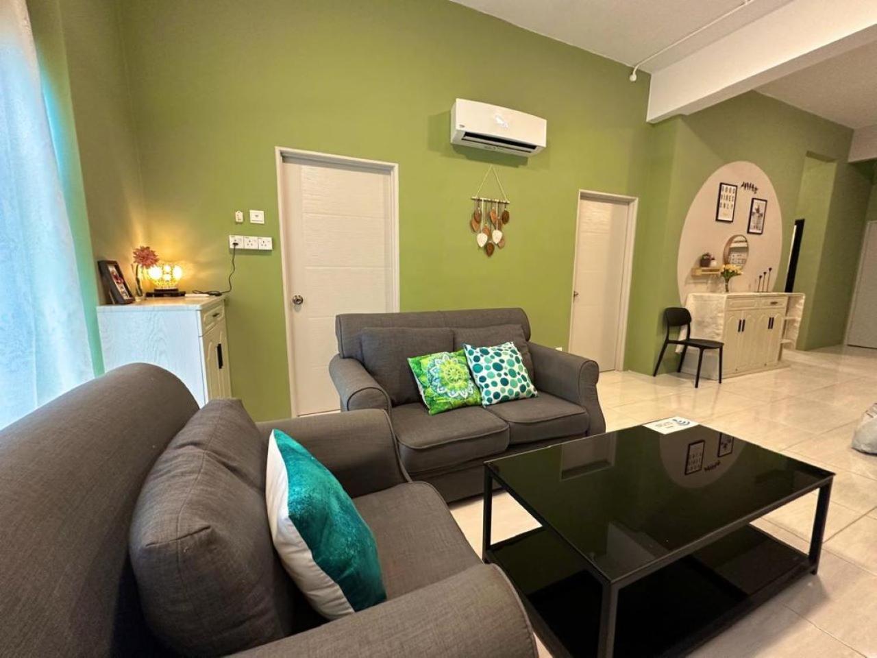 Maya Seaview Families Suite Apartment + Sky Pool Kuah Bagian luar foto